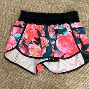 Lululemon Tracker Shorts in Secret Garden Rose Floral
